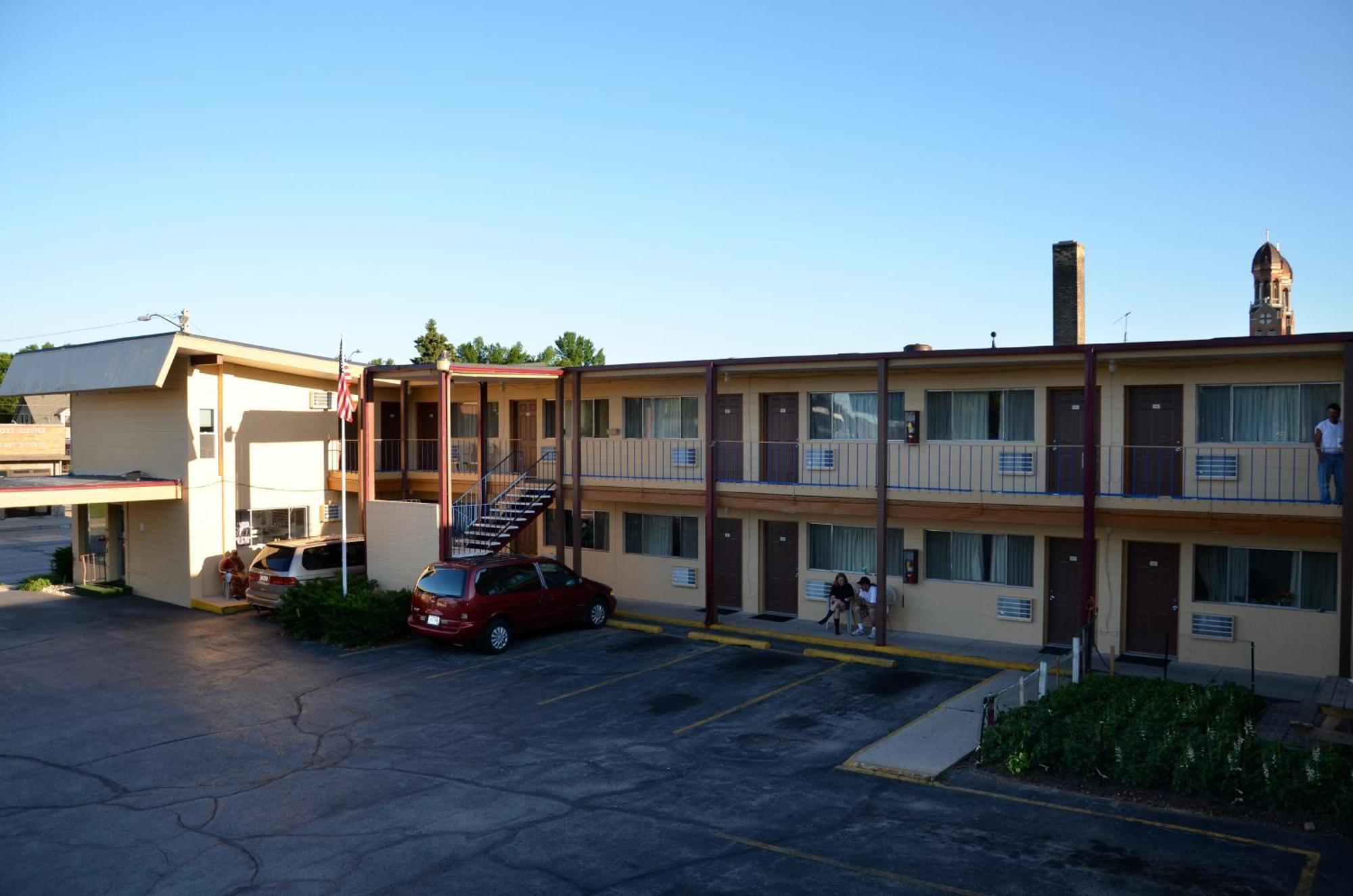 Village Bay Hotel Green Bay