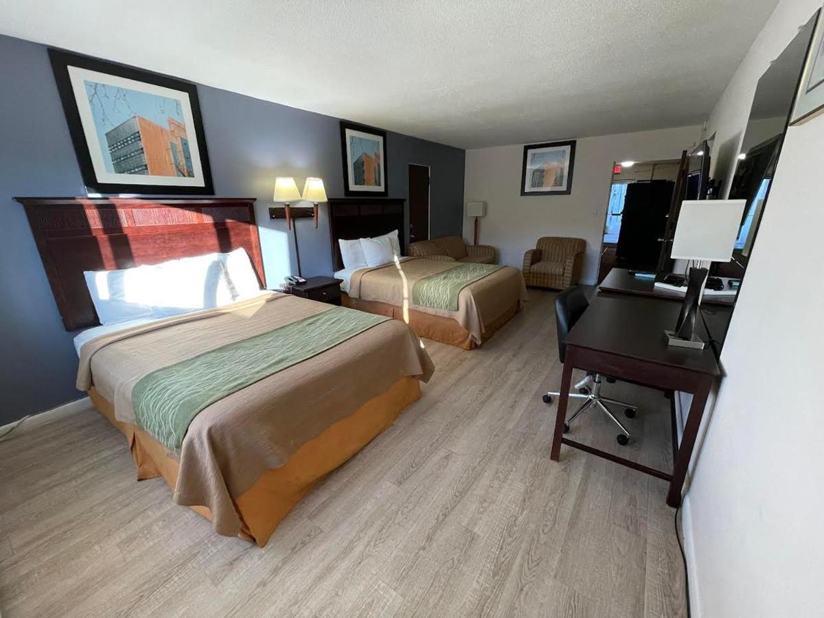 Village Bay Hotel Green Bay