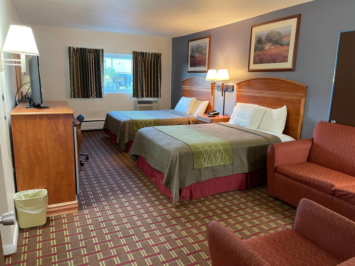 Village Bay Hotel Green Bay